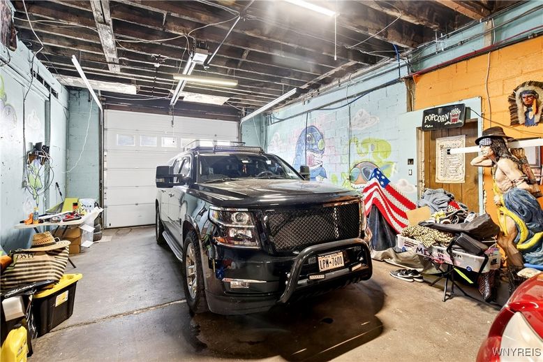 Garage, Interior