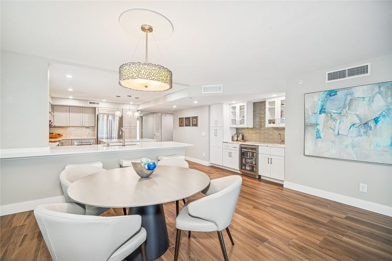 Dining room, Interior, Kitchen, Pendant Lights, Recessed Lighting, Wood Texture Flooring