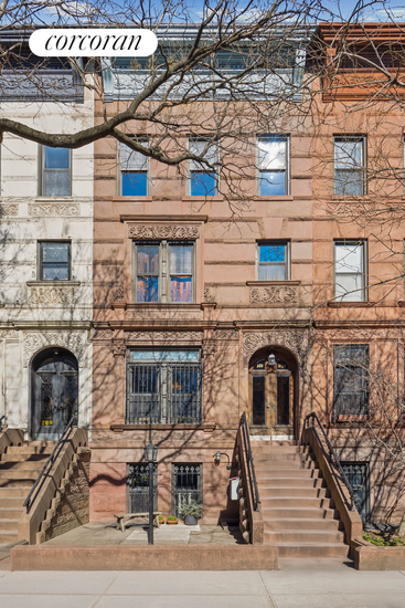 Exterior, Facade, Brownstone
