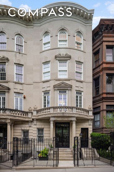 Exterior, Facade, Brownstone
