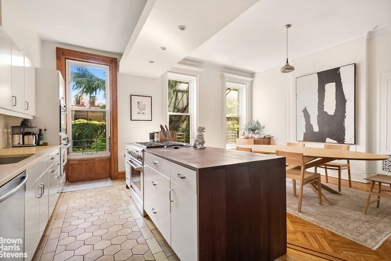 Dining room, Interior, Kitchen, Pendant Lights, Recessed Lighting, Stainless Steel Appliances