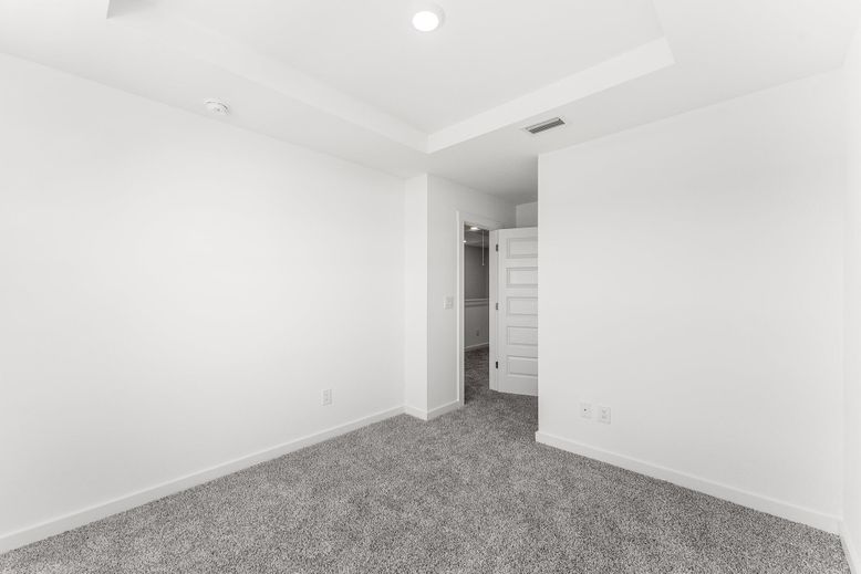 Empty room, Interior, Recessed Lighting