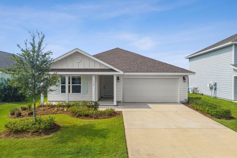 Attached, Exterior, Facade, Ranch