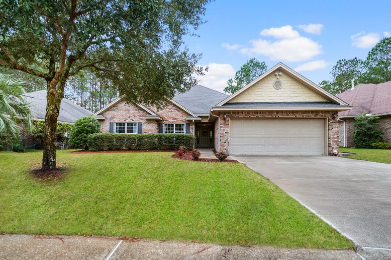 Attached, Exterior, Facade, Brick Facade, Ranch