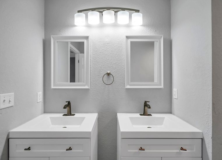 Bathroom, Dual Sink Vanities, Interior