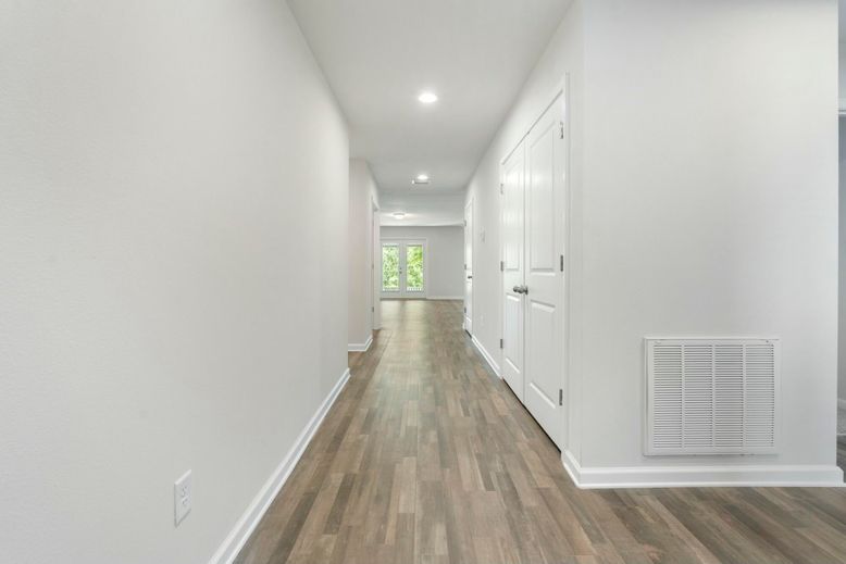 Interior, Recessed Lighting, Wood Texture Flooring