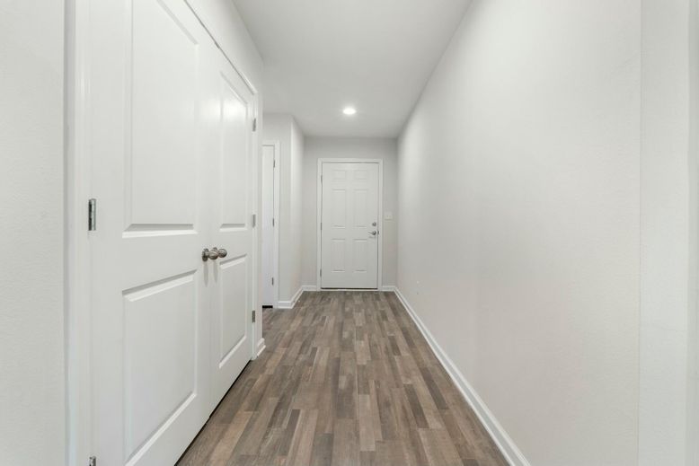 Interior, Recessed Lighting, Wood Texture Flooring