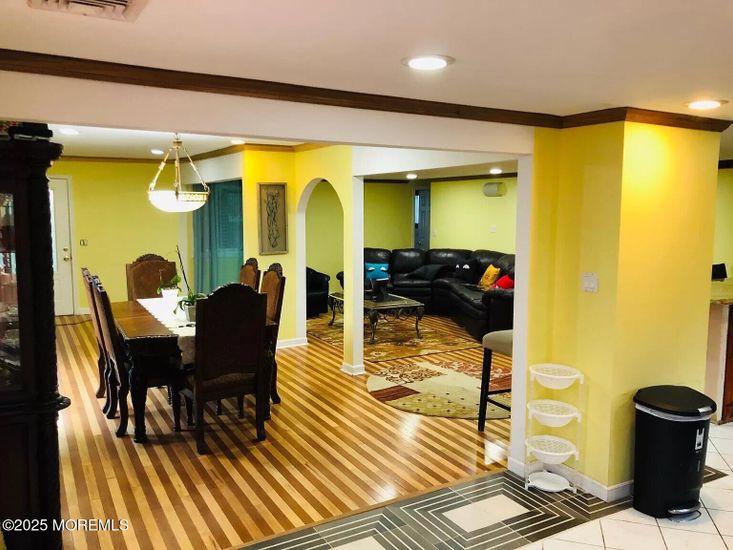 Dining room, Interior, Living room, Pendant Lights, Recessed Lighting, Wood Texture Flooring