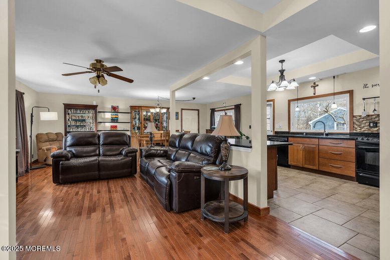 Chandelier, Dining room, Interior, Kitchen, Living room, Recessed Lighting, Wood Texture Flooring