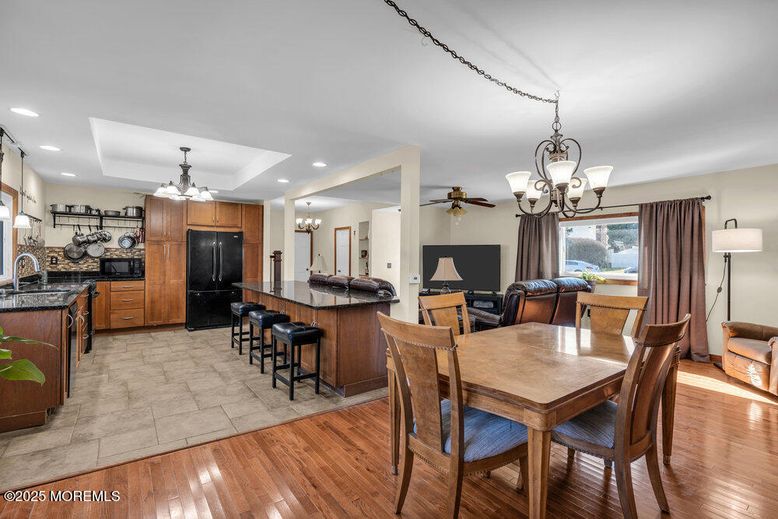 Chandelier, Dining room, Interior, Kitchen, Recessed Lighting, Wood Texture Flooring
