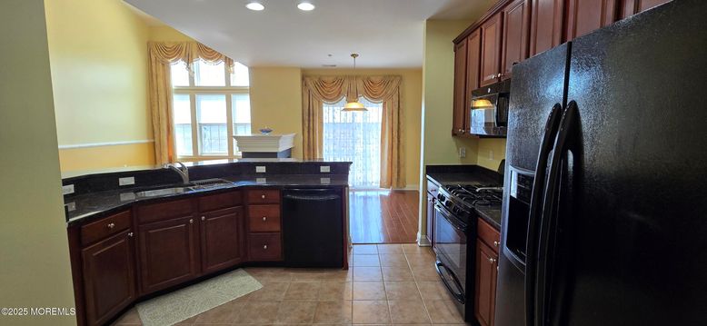 Fireplace, Interior, Kitchen, Pendant Lights, Recessed Lighting