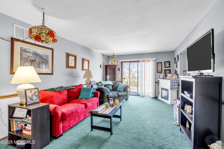 Chandelier, Interior, Living room