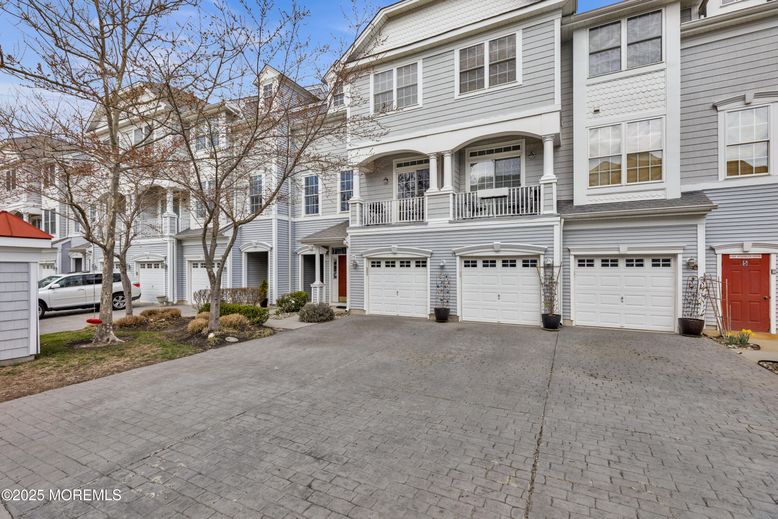 Attached, Exterior, Facade, Rowhouse