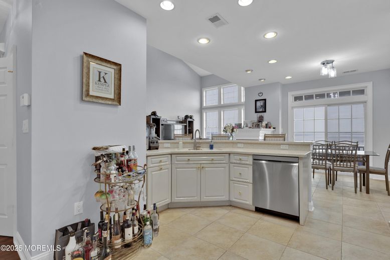 Dining room, Interior, Kitchen, Recessed Lighting