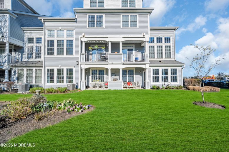 Exterior, Facade, Queen Anne Victorian