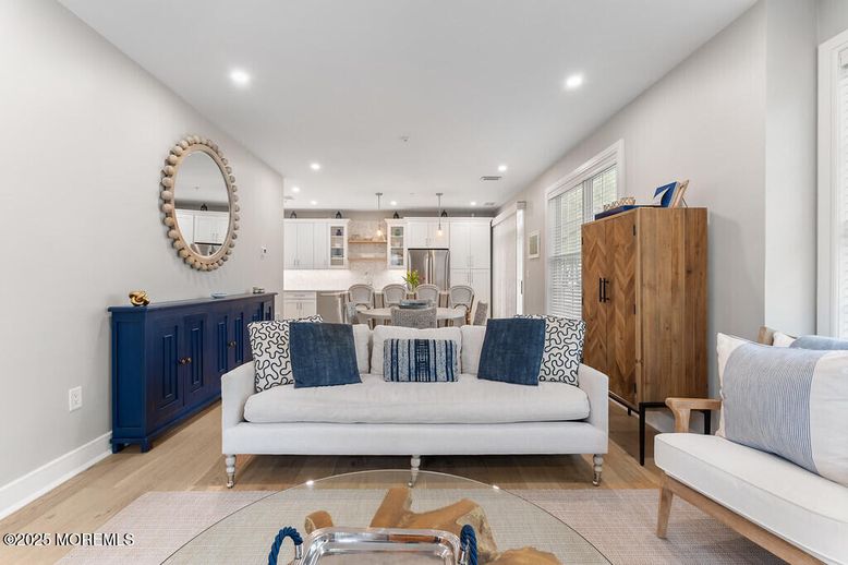 Dining room, Interior, Kitchen, Pendant Lights, Recessed Lighting, Wood Texture Flooring