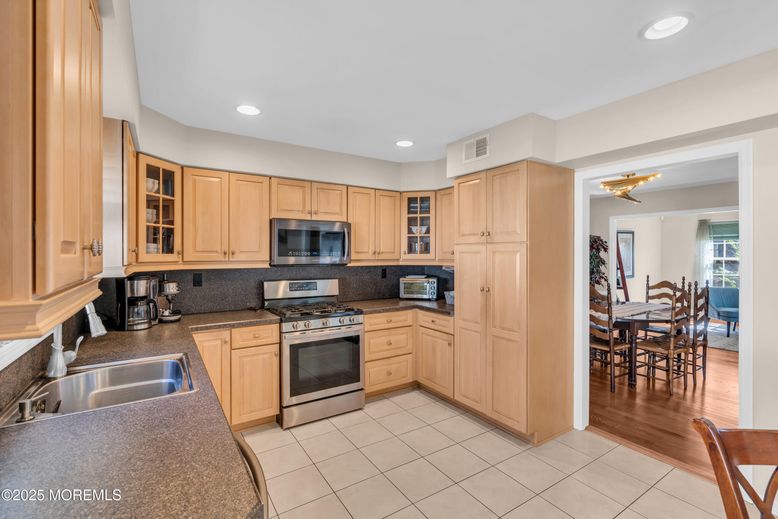 Dining room, Interior, Kitchen, Recessed Lighting, Wood Texture Flooring