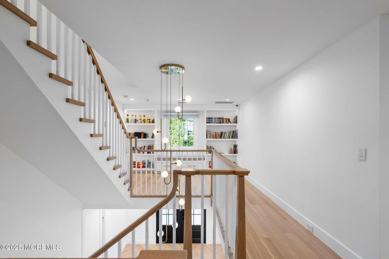 Interior, Pendant Lights, Recessed Lighting, Wood Texture Flooring