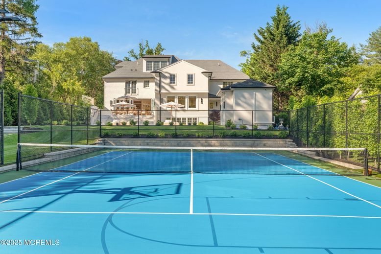 Exterior, Tennis Courts