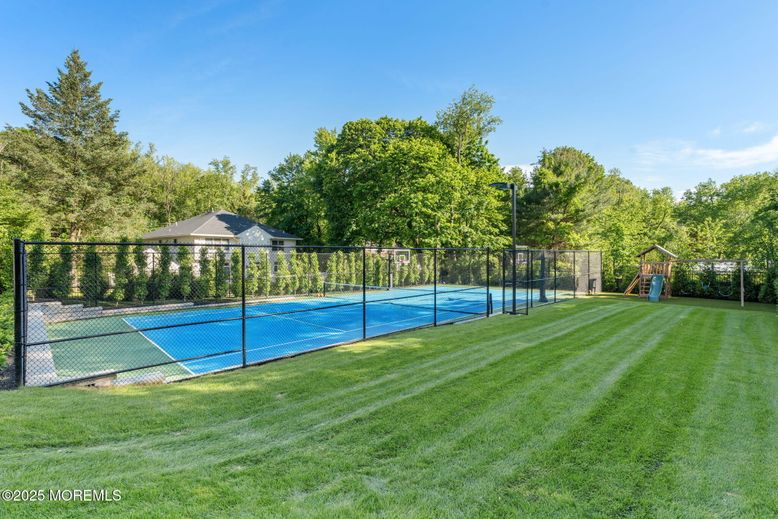 Exterior, Tennis Courts