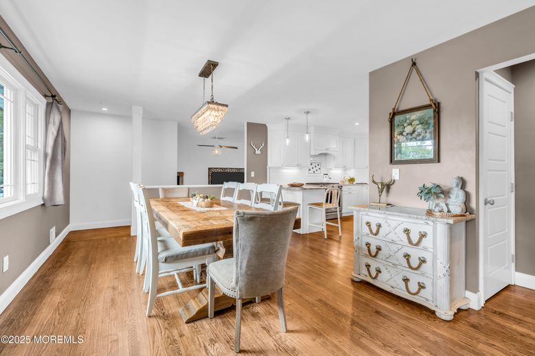 Chandelier, Dining room, Interior, Kitchen, Pendant Lights, Recessed Lighting, Wood Texture Flooring