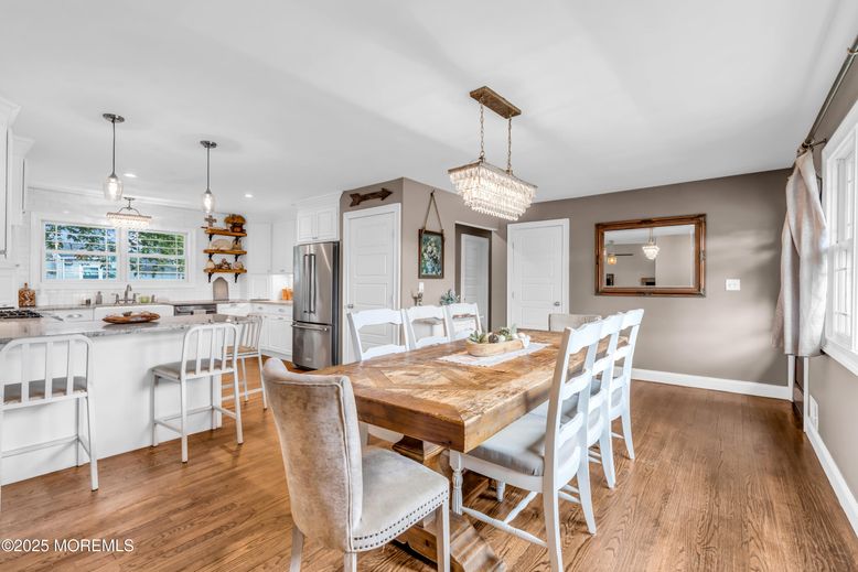 Chandelier, Dining room, Interior, Kitchen, Pendant Lights, Recessed Lighting, Wood Texture Flooring