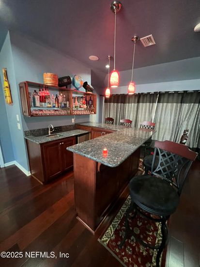 Interior, Pendant Lights, Wood Texture Flooring
