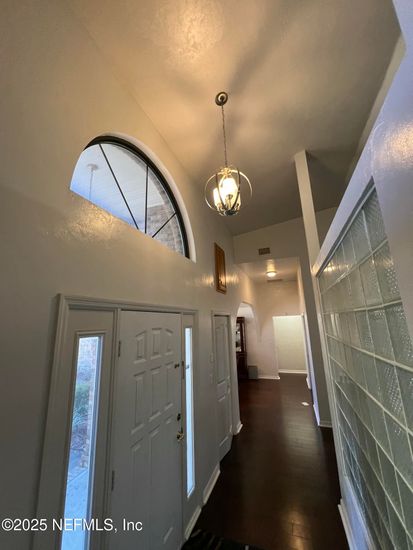 Interior, Pendant Lights, Wood Texture Flooring