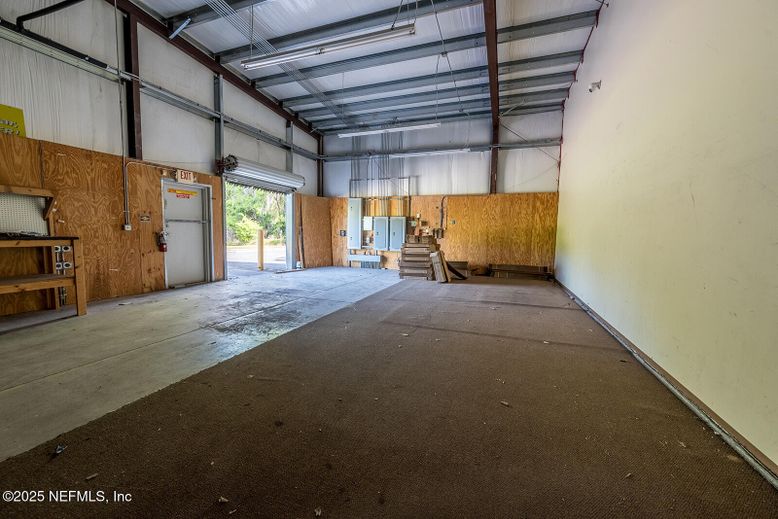 Garage, Interior