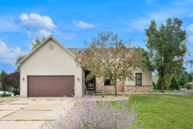 Attached, Exterior, Facade, Farmhouse