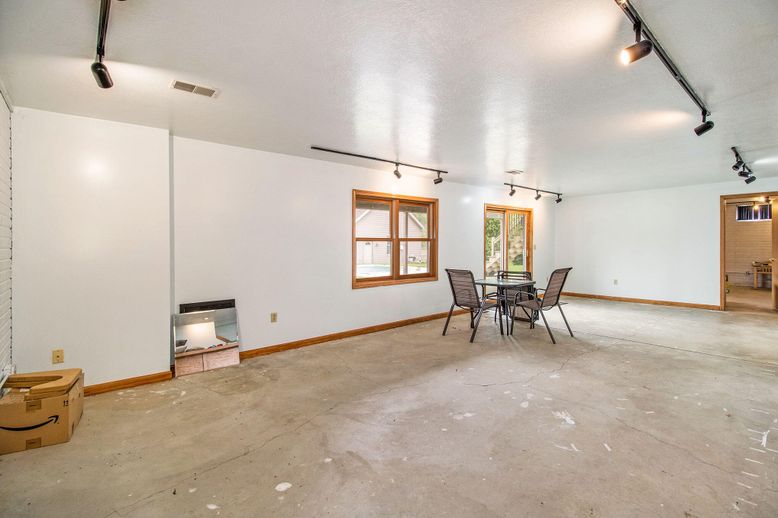 Dining room, Interior