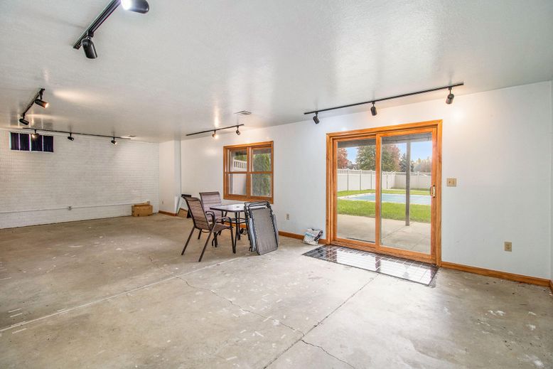 Dining room, Interior