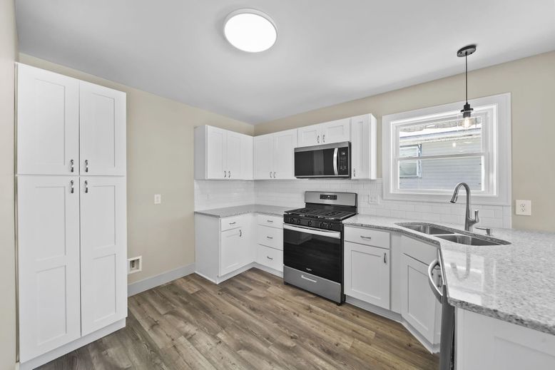 Interior, Kitchen, Pendant Lights, Wood Texture Flooring