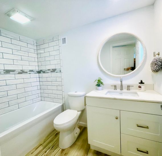 Bathroom, Interior, Recessed Lighting, Wood Texture Flooring