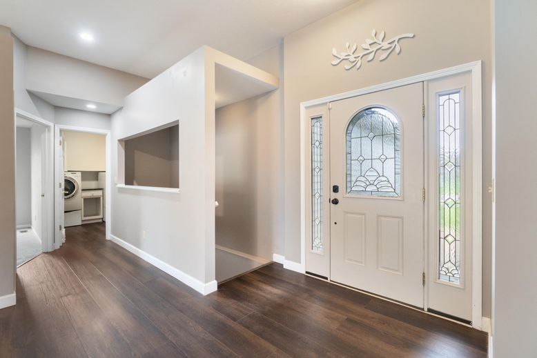 Interior, Recessed Lighting, Utility Closets, Washer, Wood Texture Flooring