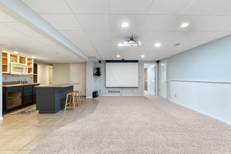 Interior, Projection Screen, Recessed Lighting