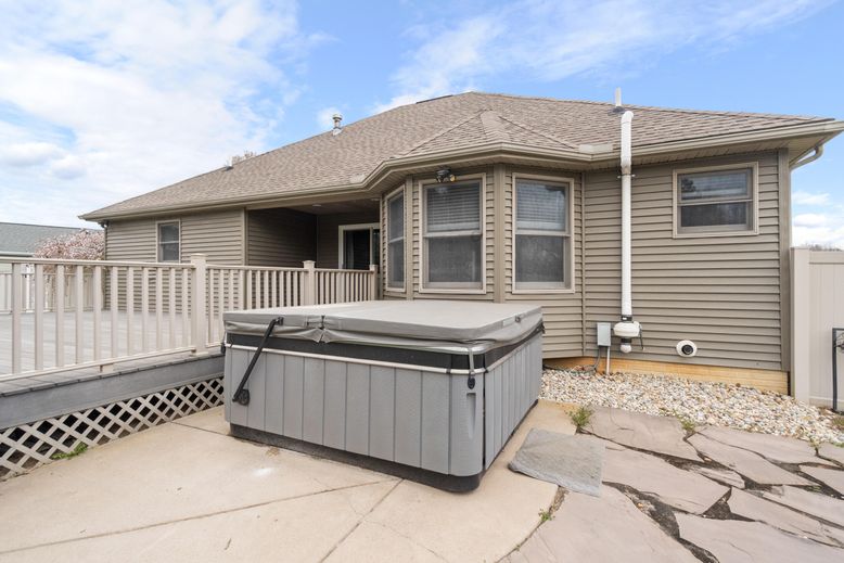 Exterior, Hot Tub