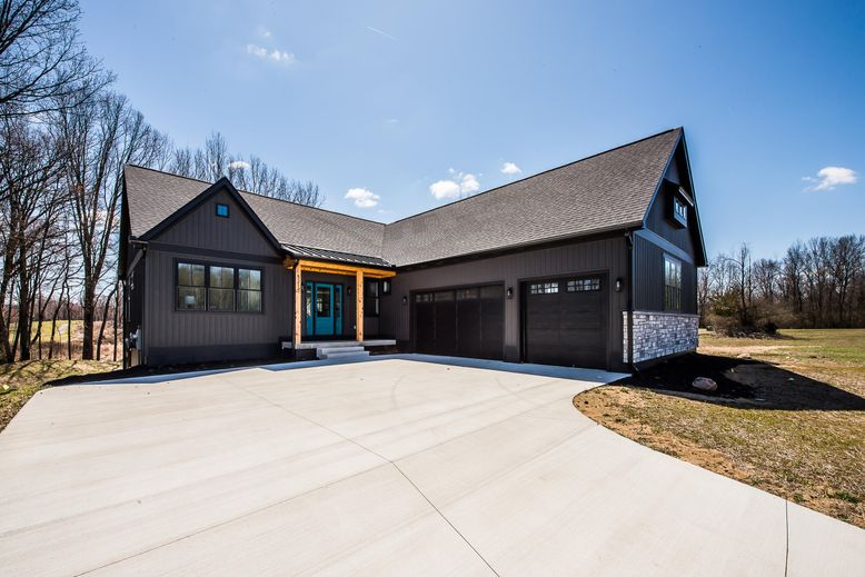 Attached, Exterior, Facade, Farmhouse