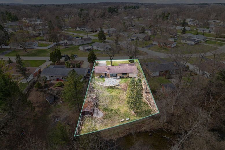 Exterior, Drone