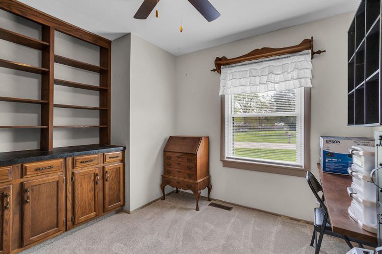 Home Office, Interior