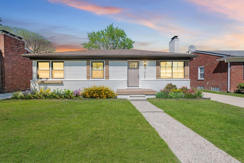 Exterior, Facade, Brick Facade, Ranch