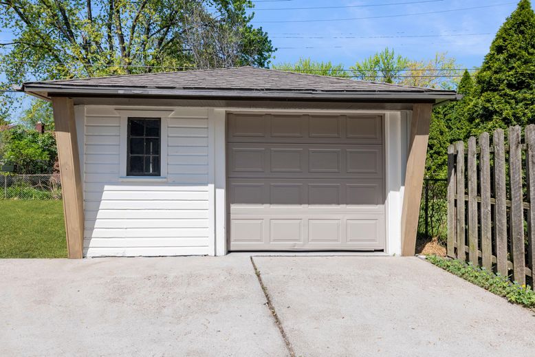 Detached Garage, Exterior