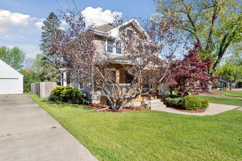 Backyard, Exterior, Facade, Queen Anne Victorian