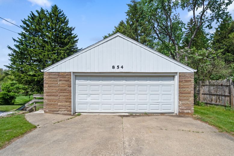 Detached Garage, Exterior