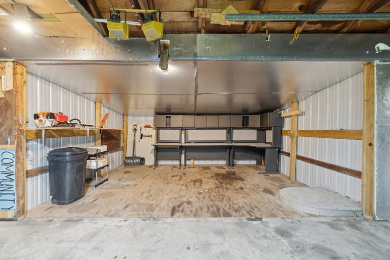 Garage, Interior