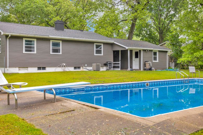 Exterior, Pool