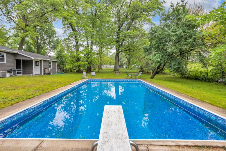 Exterior, Pool