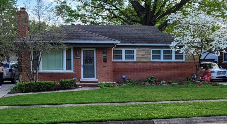 Exterior, Facade, Brick Facade, Cape Cod