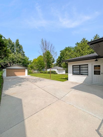 Detached Garage, Exterior