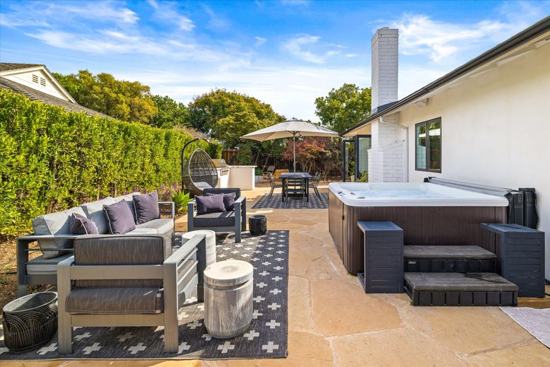 Exterior, Hot Tub